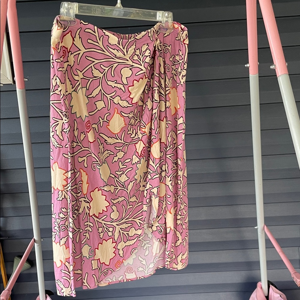 Knox Rose Pink and Cream Floral Sarong